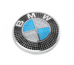 Эмблема концерна "BMW" на капот автомобиля из серебра 925 пр. с цирконами чёрного, бирюзовый и белого цветов.